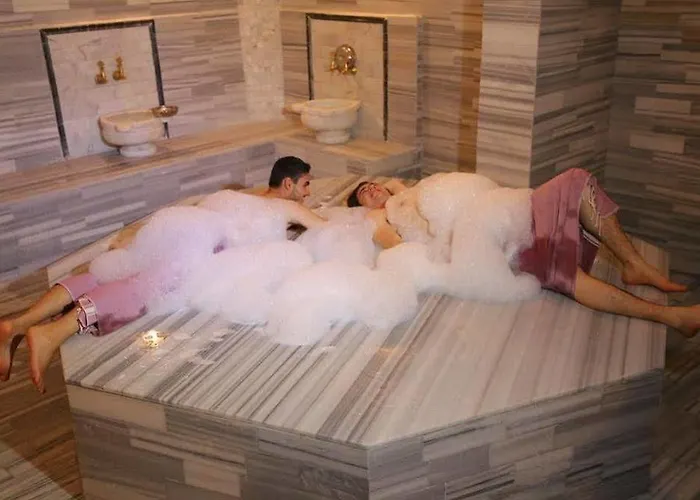 מלון Business Address *